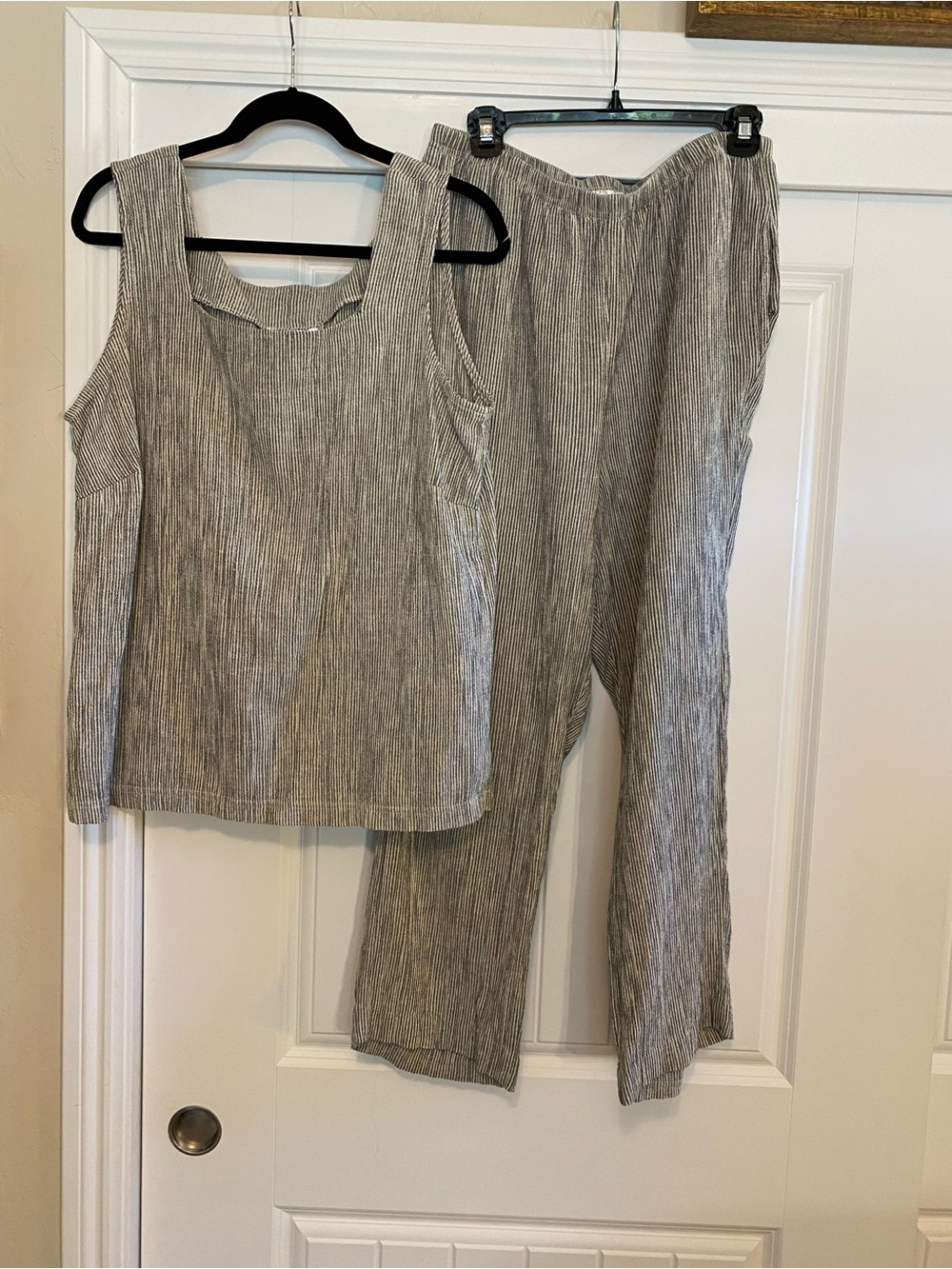 Vintage Silhouettes
Gray Pinstripe Tank & Lounge Pants Set